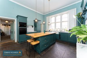 Kitchen- click for photo gallery